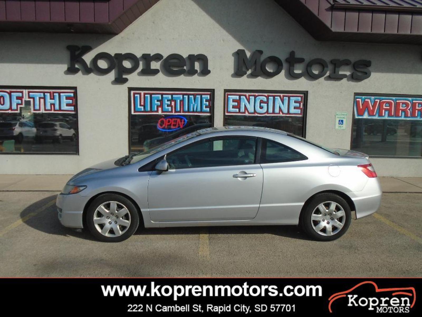 2010 Alabaster Silver Metallic /Gray Honda Civic LX (2HGFG1B64AH) with an 1.8 liter 4 Cylinder Engine engine, Automatic transmission, located at 222 N Cambell St., Rapid City, SD, 57701, (866) 420-2727, 44.081833, -103.191032 - This vehicle is front wheel drive. This model has a 1.8 liter 4 Cylinder Engine high output engine. This unit emanates grace with its stylish gray exterior. Stay safe with additional front side curtain airbags. It has an automatic transmission. Light weight alloy wheels on this 2010 Honda Civic are - Photo #0