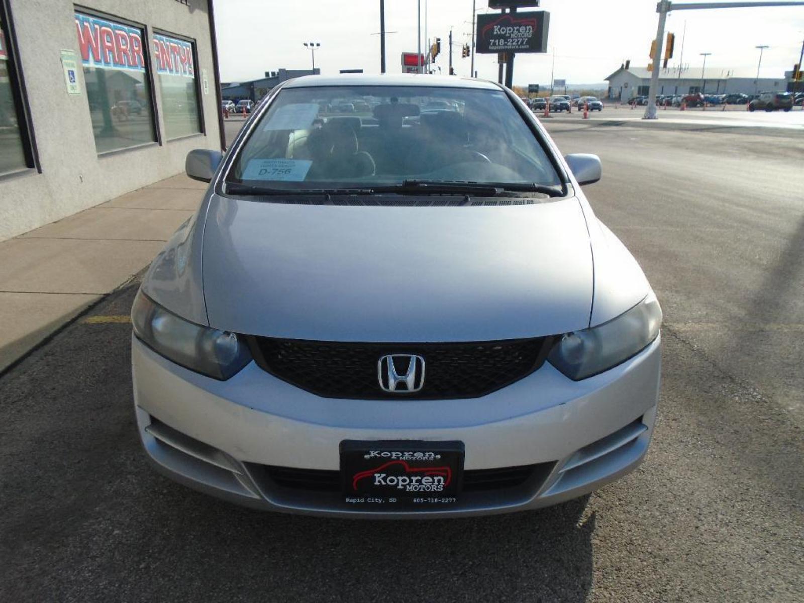 2010 Alabaster Silver Metallic /Gray Honda Civic LX (2HGFG1B64AH) with an 1.8 liter 4 Cylinder Engine engine, Automatic transmission, located at 222 N Cambell St., Rapid City, SD, 57701, (866) 420-2727, 44.081833, -103.191032 - This vehicle is front wheel drive. This model has a 1.8 liter 4 Cylinder Engine high output engine. This unit emanates grace with its stylish gray exterior. Stay safe with additional front side curtain airbags. It has an automatic transmission. Light weight alloy wheels on this 2010 Honda Civic are - Photo #2