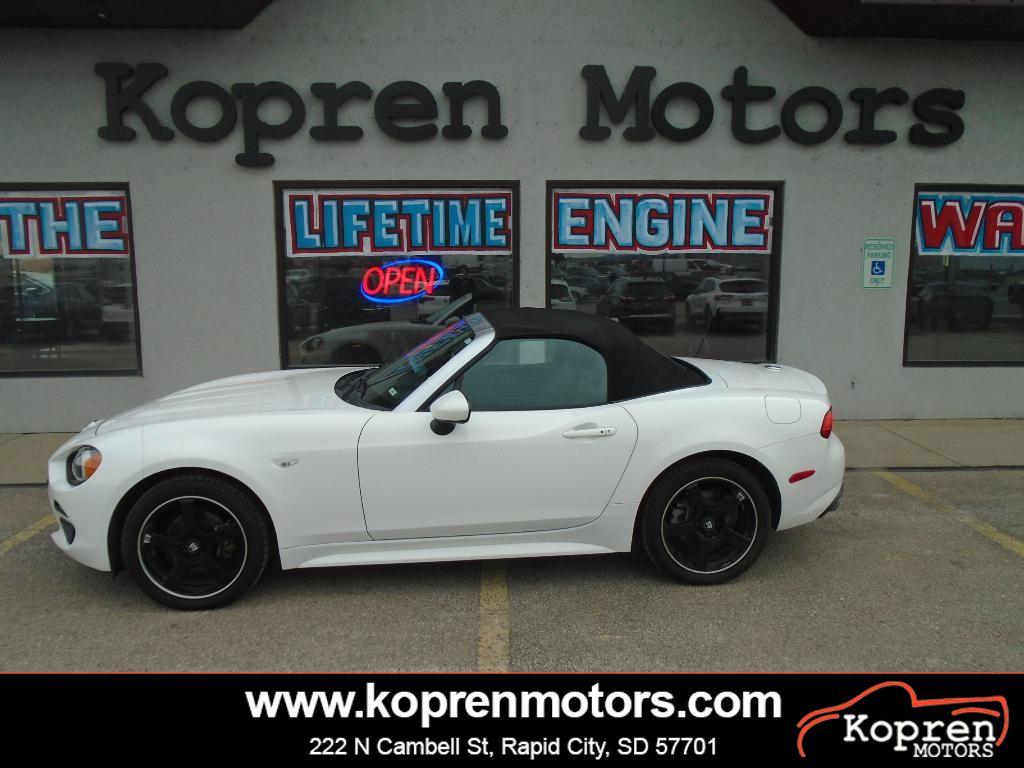 photo of 2017 Fiat 124 Spider 2dr Car Convertible