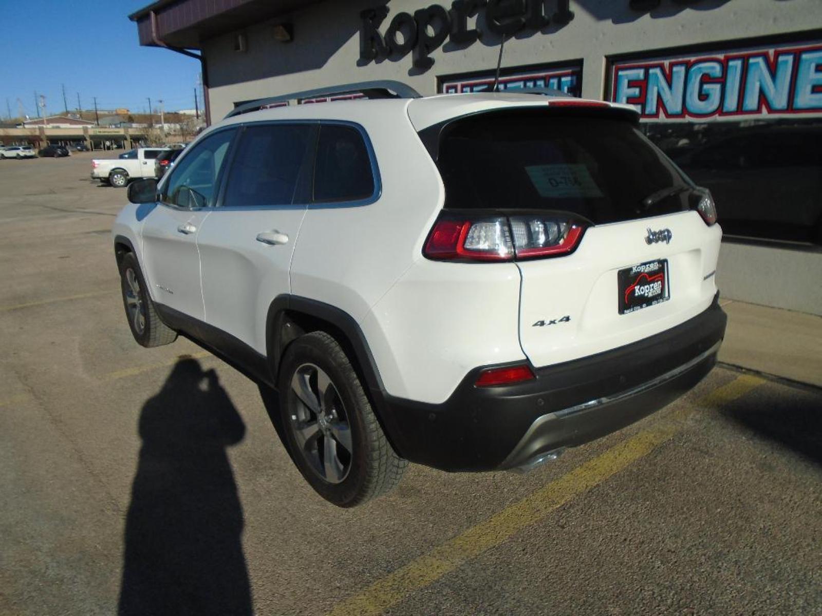 2019 Bright White Clearcoat Jeep Cherokee Limited (1C4PJMDX1KD) with an 3.2 liter V6 Cylinder Engine engine, Automatic transmission, located at 222 N Cambell St., Rapid City, SD, 57701, (866) 420-2727, 44.081833, -103.191032 - Good News! This certified CARFAX 1-owner vehicle has only had one owner before you. See what's behind you with the back up camera on this unit. Bluetooth technology is built into this Jeep Cherokee, keeping your hands on the steering wheel and your focus on the road. Our dealership has already run t - Photo #1