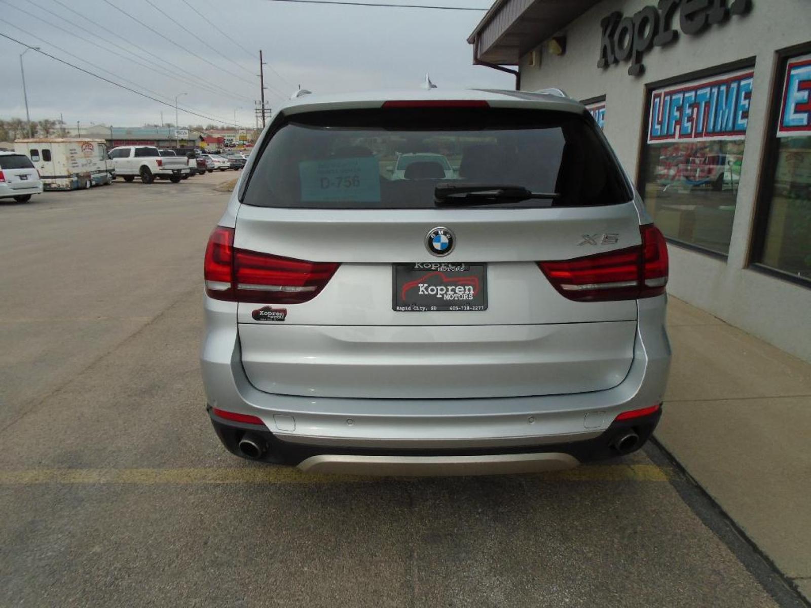 2016 SILVER BMW X5 xDrive35i (5UXKR0C55G0) with an 3.0 liter Straight 6 Cylinder Engine engine, Automatic transmission, located at 222 N Cambell St., Rapid City, SD, 57701, (866) 420-2727, 44.081833, -103.191032 - The state of the art park assist system will guide you easily into any spot. You'll never again be lost in a crowded city or a country region with the navigation system on this BMW X5. This mid-size suv shines with an exquisite metallic silver exterior finish. Make room for more passengers, carry e - Photo #2