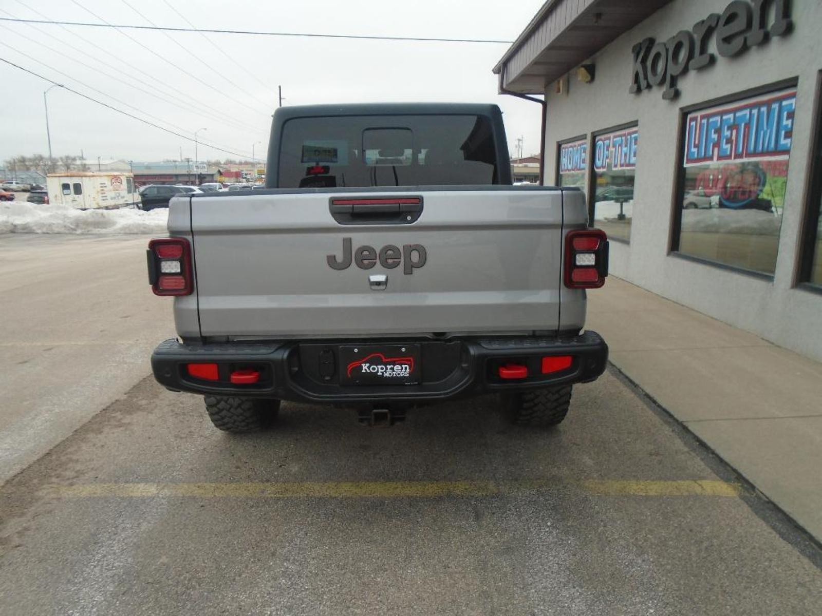 2020 Billet Silver Metallic Clearcoat /Black Jeep Gladiator Rubicon 4X4 (1C6JJTBG8LL) with an V6, 3.6L engine, 8-speed automatic transmission, located at 222 N Cambell St., Rapid City, SD, 57701, (866) 420-2727, 44.081833, -103.191032 - Photo #2