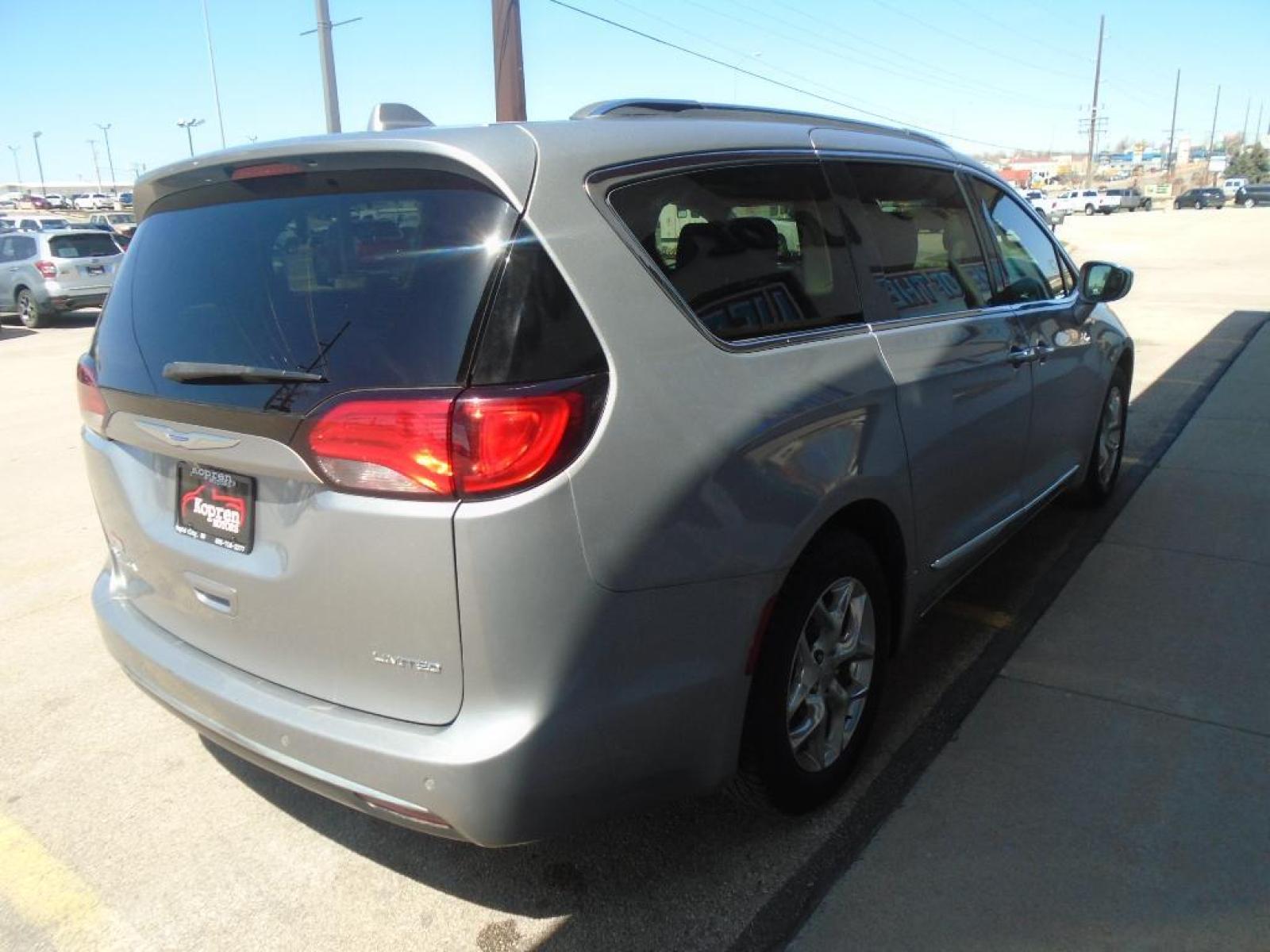 2018 Billet Silver Metallic Clearcoat /Black/Black/Black Chrysler Pacifica Limited (2C4RC1GG6JR) with an V6, 3.6L engine, 9-speed automatic transmission, located at 222 N Cambell St., Rapid City, SD, 57701, (866) 420-2727, 44.081833, -103.191032 - <b>Equipment</b><br>You'll never again be lost in a crowded city or a country region with the navigation system on this mini van. This 2018 Chrysler Pacifica has a clean CARFAX vehicle history report. Keep your hands warm all winter with a heated steering wheel in this model . with XM/Sirus Sate - Photo #3