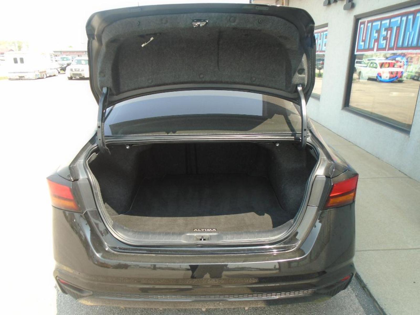 2020 Super Black /Charcoal Nissan Altima 2.5 S (1N4BL4BV1LC) with an L4, 2.5L engine, CVT transmission, located at 222 N Cambell St., Rapid City, SD, 57701, (866) 420-2727, 44.081833, -103.191032 - <b>Equipment</b><br>Bluetooth technology is built into this mid-size car, keeping your hands on the steering wheel and your focus on the road. Our dealership has already run the CARFAX report and it is clean. A clean CARFAX is a great asset for resale value in the future. See what's behind you with - Photo #27